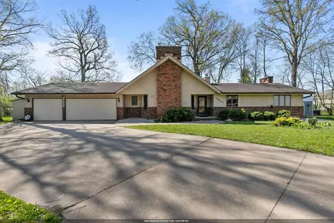 1841 Eagle Dr, Neenah, WI 54956