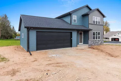 1801 Southland Ln, New London, WI 54961