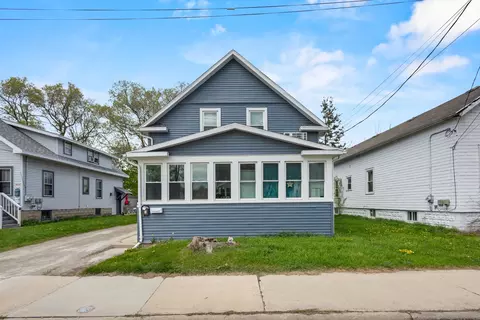 438 W 9th Ave, Oshkosh, WI 54901