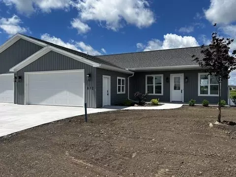 812 Lakeview Ln, Ripon, WI 54971