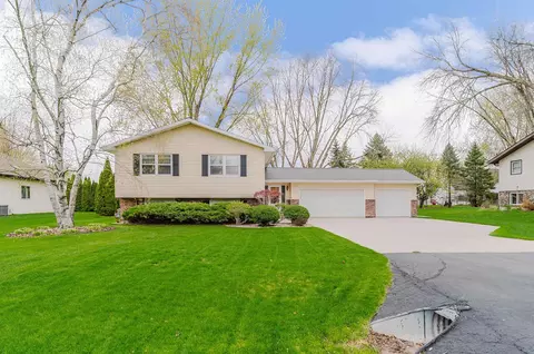 5154 Village Rd, Butte Des Morts, WI 54927