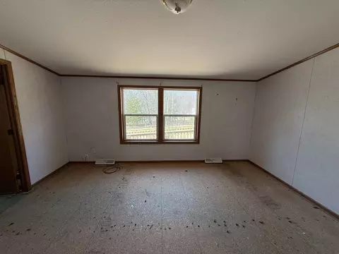 Bedroom - n6720s3 S Rd St, Crivitz, WI 54114 photo 4 of 4