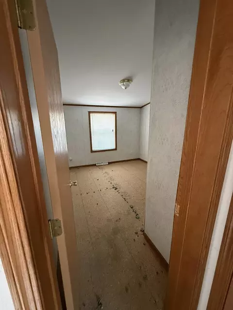 Bedroom - n6720s3 S Rd St, Crivitz, WI 54114 photo 2 of 4