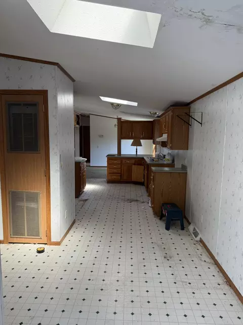 Entry Way - n6720s3 S Rd St, Crivitz, WI 54114 photo 2 of 3