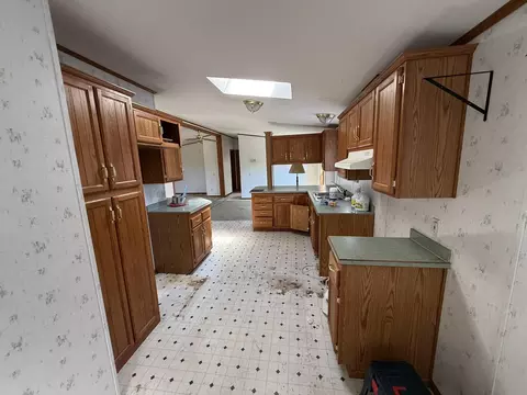 Kitchen - n6720s3 S Rd St, Crivitz, WI 54114 photo 1 of 2