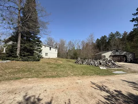 Exterior - n6720s3 S Rd St, Crivitz, WI 54114 photo 2 of 9