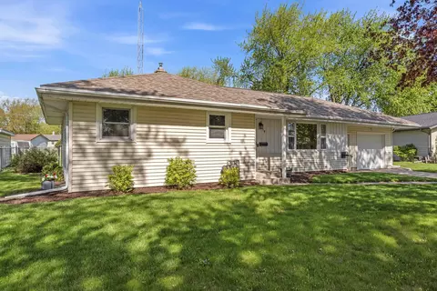 18 N St Josephs Ln, Fond Du Lac, WI 54935