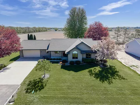 8358 Pheasant Run Trl, Larsen, WI 54947