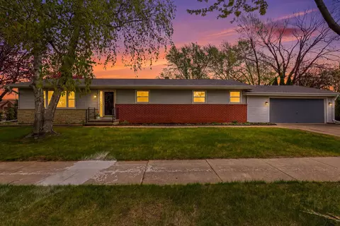 920 S Westhaven Dr, Oshkosh, WI 54904
