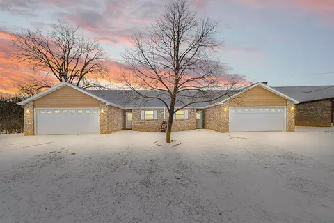 1678 Drum Corps Dr # A, Menasha, WI 54952