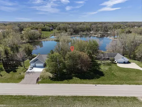 1855 E Shady Ln, Neenah, WI 54956