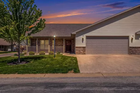 1359 Moonlight Ln, Fond Du Lac, WI 54937