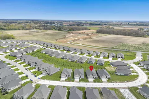 View/Area - 5668 N Kestrel Cir, Appleton, WI 54913 photo 2 of 4