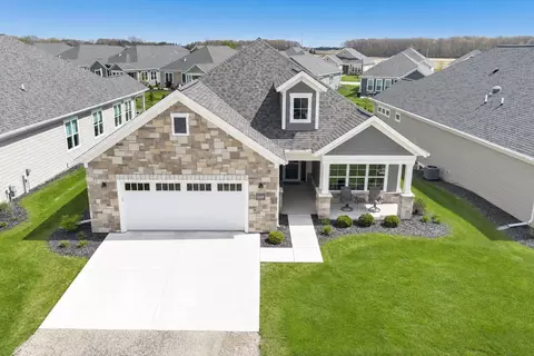 5668 N Kestrel Cir, Appleton, WI 54913