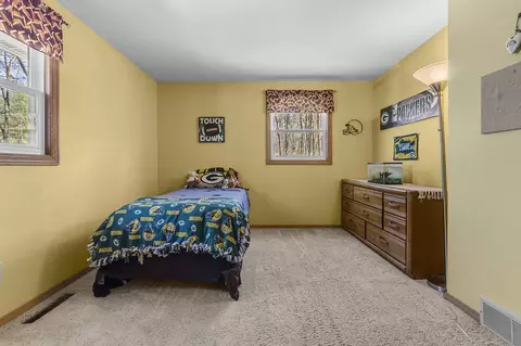 Bedroom - 6710 Gregory Ln, Sobieski, WI 54171 photo 4 of 10