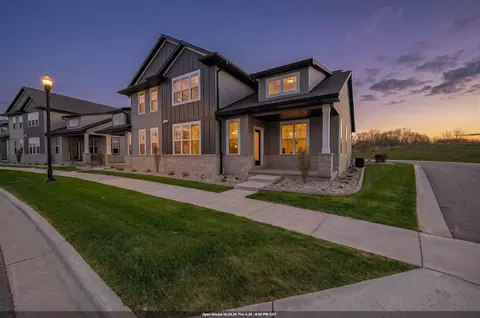 2812 Elm Tree Hl, Howard, WI 54313