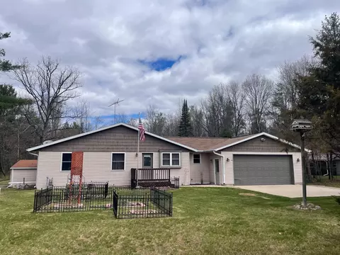 11664 Heyrman Dr, Crivitz, WI 54114