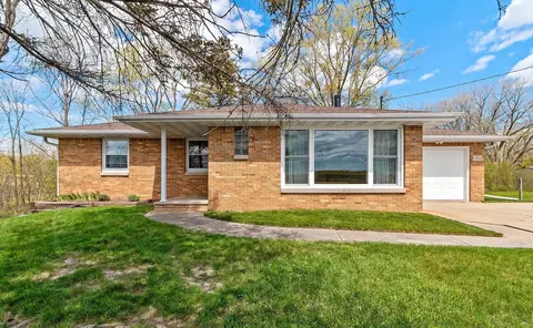 1768 North Rd, Ashwaubenon, WI 54313