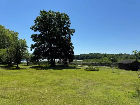 Exterior - 321 Lake Dr, Gresham, WI 54128 photo 2 of 10