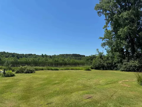 Exterior - 321 Lake Dr, Gresham, WI 54128 photo 6 of 10