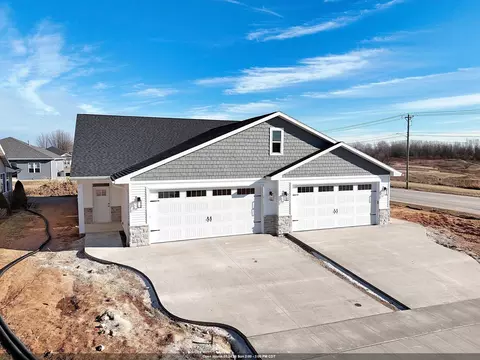1901 Hidden Hollow Ln, Manitowoc, WI 54220