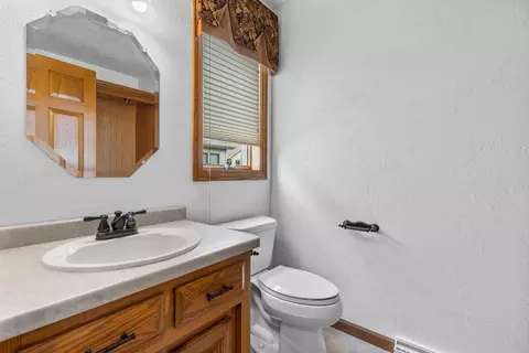 Bath - 36 Penbrook Cir, Appleton, WI 54913 photo 3 of 3