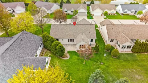 View/Area - 36 Penbrook Cir, Appleton, WI 54913 photo 2 of 6