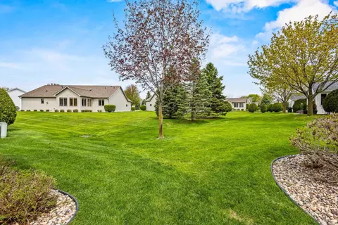 Exterior - 36 Penbrook Cir, Appleton, WI 54913 photo 3 of 13