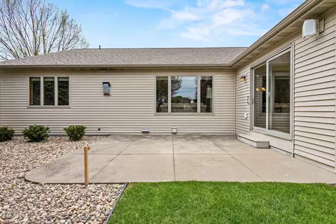 Exterior - 36 Penbrook Cir, Appleton, WI 54913 photo 4 of 13