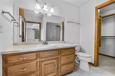 Bath - 36 Penbrook Cir, Appleton, WI 54913 photo 1 of 3