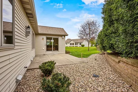 Exterior - 36 Penbrook Cir, Appleton, WI 54913 photo 5 of 13