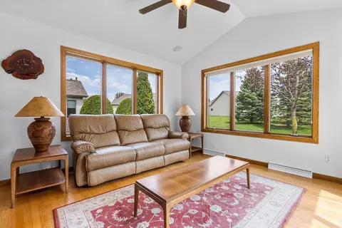 Living - 36 Penbrook Cir, Appleton, WI 54913 photo 1 of 6