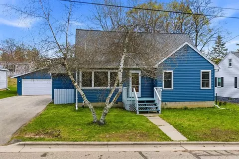 140 N 8th Pl, Sturgeon Bay, WI 54235