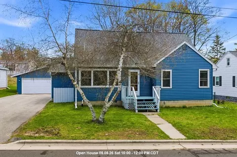 140 N 8th Pl, Sturgeon Bay, WI 54235