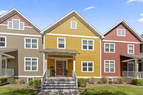 228 S Jackson St, Green Bay, WI 54301