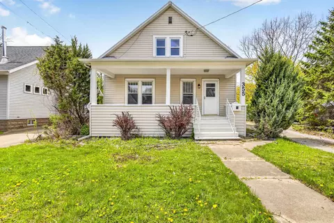 355 Oak St, Menasha, WI 54952