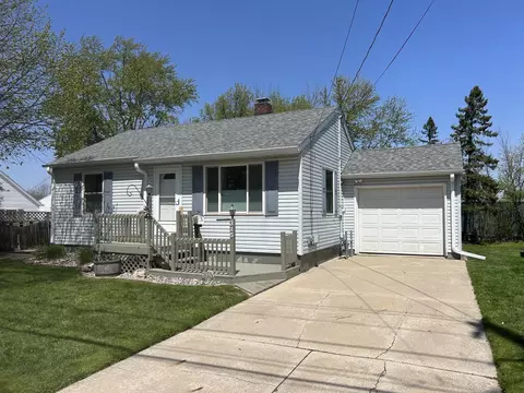 315 W Factory St, Seymour, WI 54165