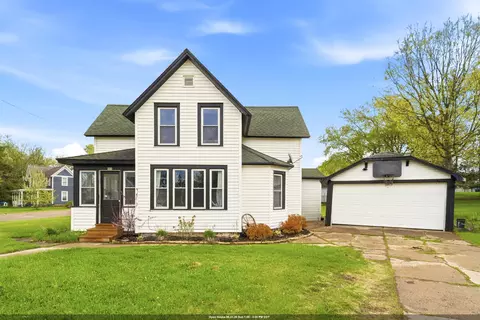 802 Depot St, Manawa, WI 54949