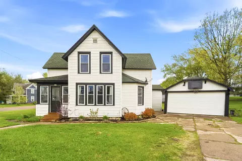 802 Depot St, Manawa, WI 54949