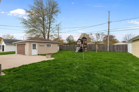 Exterior - 707 S Joseph St, Appleton, WI 54915 photo 4 of 6
