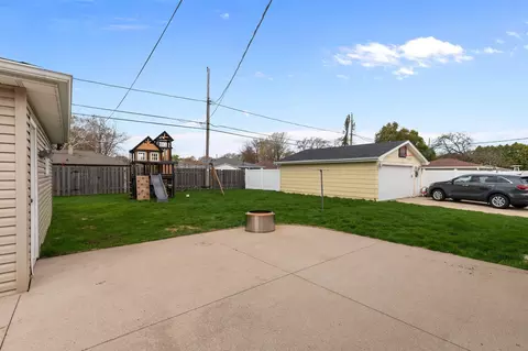 Exterior - 707 S Joseph St, Appleton, WI 54915 photo 3 of 6