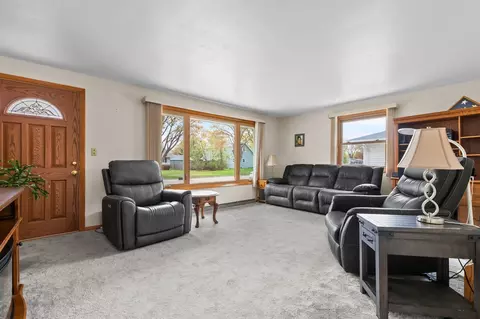 Living - 707 S Joseph St, Appleton, WI 54915 photo 1 of 3