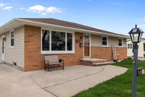 Exterior - 707 S Joseph St, Appleton, WI 54915 photo 2 of 6