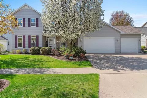 88 Bellevue Pl, Appleton, WI 54913