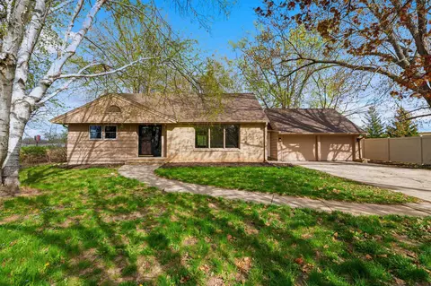 1223 Guns St, Green Bay, WI 54311