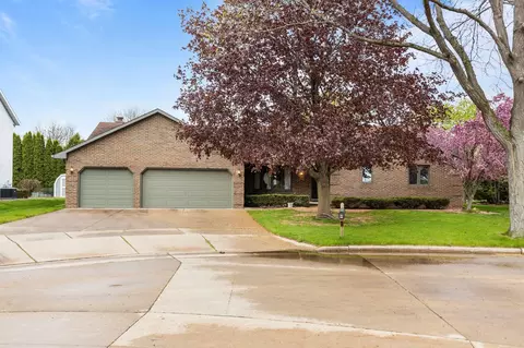 21 Kensington Ct, Appleton, WI 54915