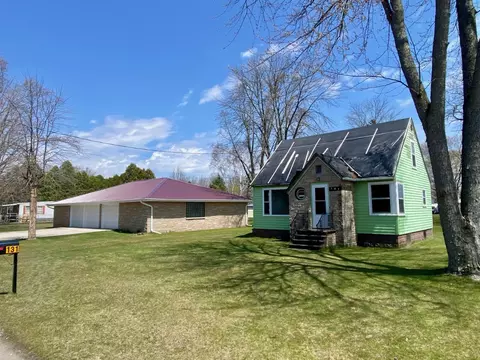 131 Mckinley St, Two Rivers, WI 54241