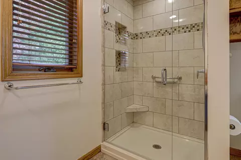 Bath - 3401 N Kin St, Appleton, WI 54911 photo 5 of 6