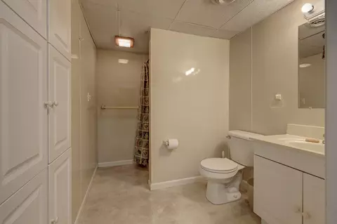 Bath - 3401 N Kin St, Appleton, WI 54911 photo 6 of 6