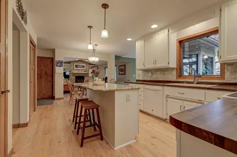 Kitchen - 3401 N Kin St, Appleton, WI 54911 photo 2 of 2